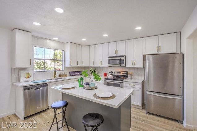 808 Tam O Shanter Las Vegas, NV Townhouse Sold - Photo 1 of 33. Opens carousel modal