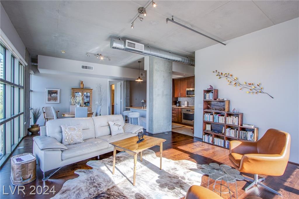 353 East Bonneville Ave Unit 435  