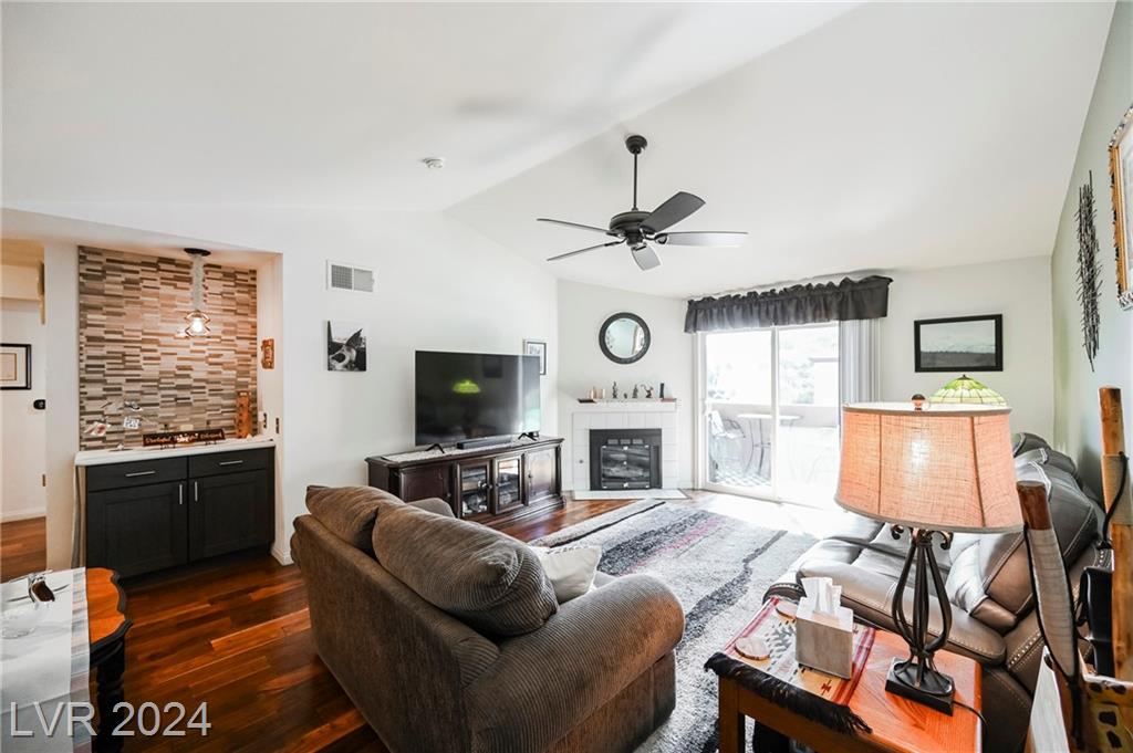 231 West Horizon Ridge Pkwy Unit 2423  