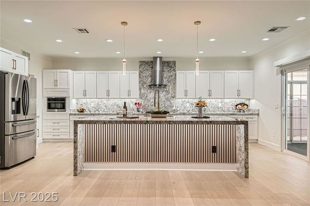 2372 Perrysburg Drive