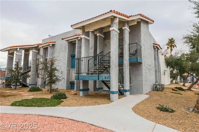 3649 VAN DYKE Avenue Unit A Las Vegas, NV House Active - Photo 1 of 18. Opens carousel modal