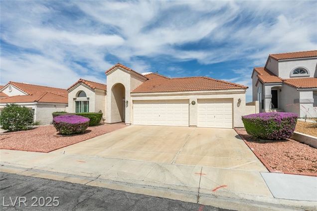 6 Sandwedge Drive Henderson, NV House Sold - Photo 1 of 42. Opens carousel modal
