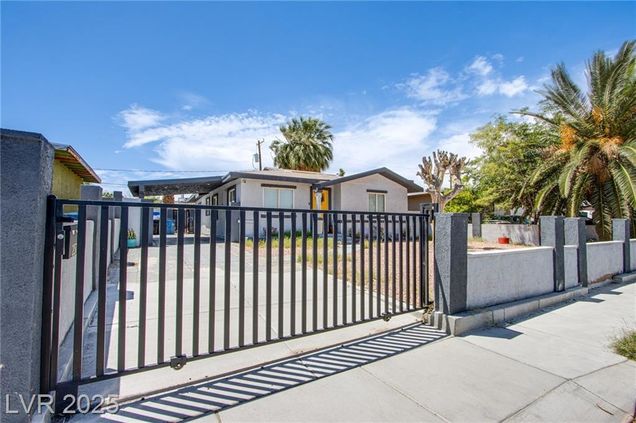 237 Cervantes Street