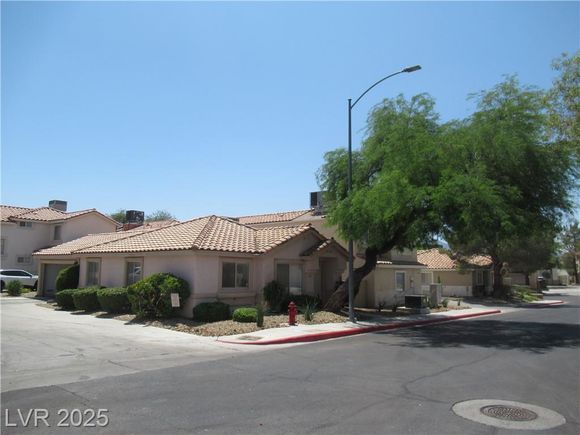 192 Renville Court Henderson, NV House Active - Photo 1 of 46. Opens carousel modal