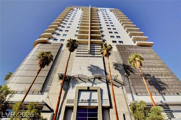 200 Hoover Avenue Unit 1713 Las Vegas, NV House Active - Photo 1 of 24. Opens carousel modal