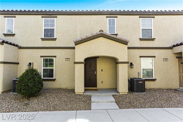 4594 Townwall Street