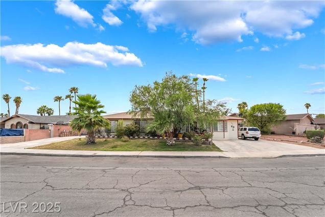 4831 Monterrey Avenue Las Vegas, NV House Active - Photo 1 of 31. Opens carousel modal