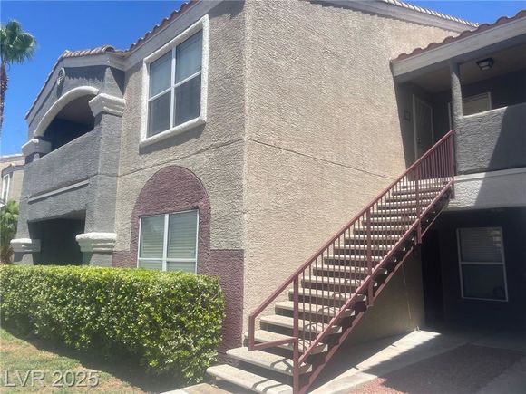 5055 West Hacienda Avenue Unit 1117 Las Vegas, NV House Active - Photo 1 of 18. Opens carousel modal