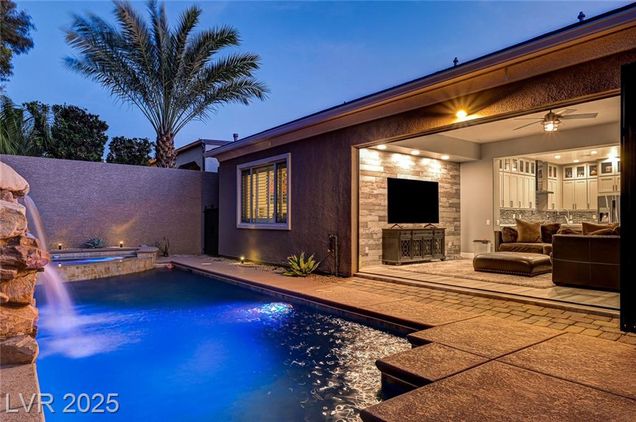 2672 Joan Of Arc Street