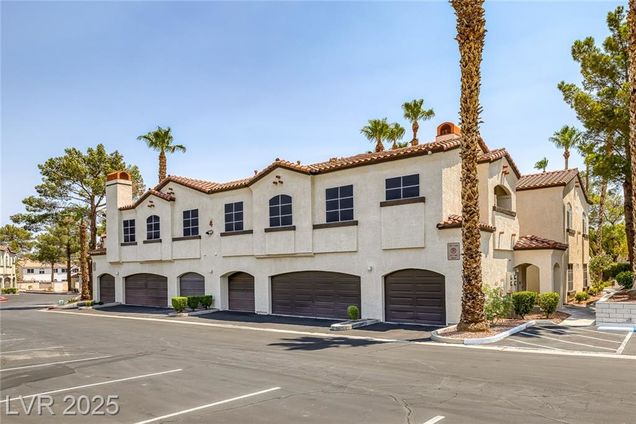 2975 Bluegrass Lane Unit 422 Henderson, NV Condo Active - Photo 1 of 50. Opens carousel modal