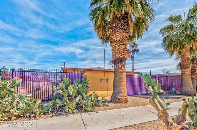 216 North 10th Street Unit 2 Las Vegas, NV House Active - Photo 1 of 14. Opens carousel modal
