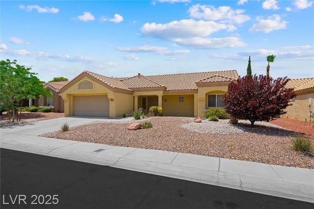 2517 Desert Sands Drive