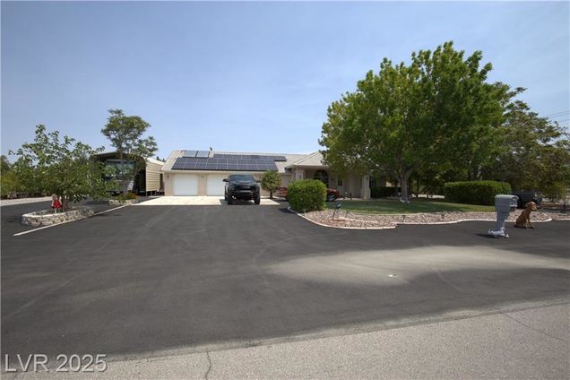 1510 West CHOWCHILLA