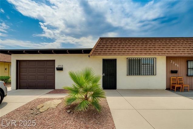 2733 Heritage Circle