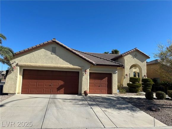 5016 Wayfaring Tree Avenue
