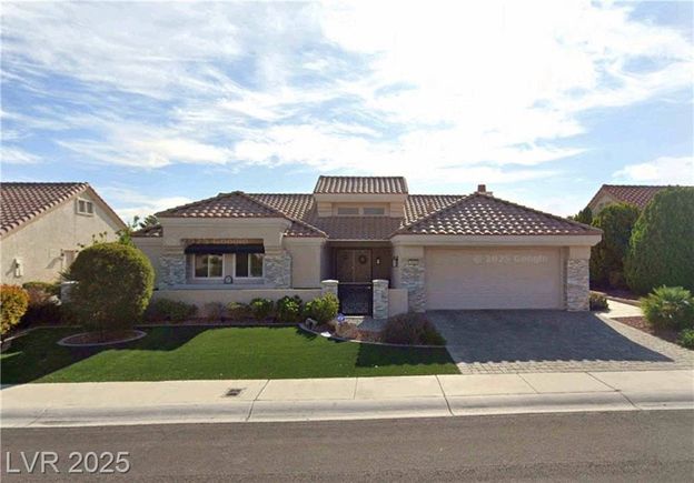 2900 Golfside Drive