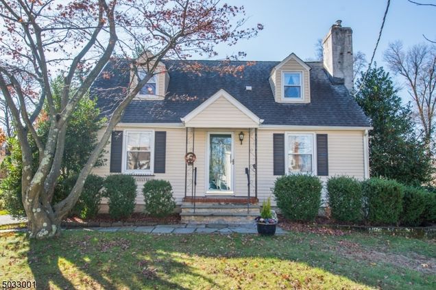 18 PLEASANT AVE West Caldwell Twp., NJ House Sold - Photo 1 of 22. Opens carousel modal