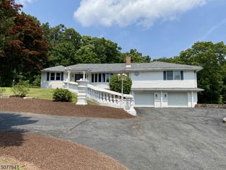86 Minnisink Rd