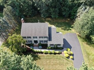 33 Morey Ln