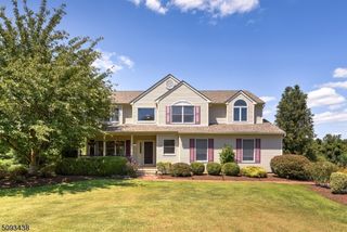 2 Green Farm Ln