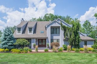 12 Woodland Rd