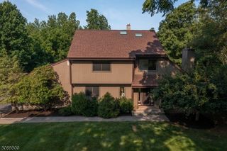 11 Charlotte Dr