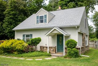 537 W Hill Rd