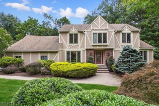 14 Laurel Hill Dr