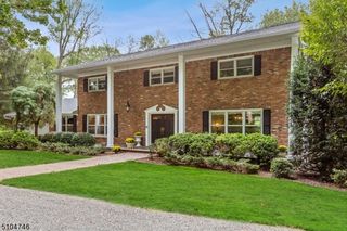 4 Burlinghoff Ln