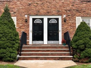 11 Dartmouth Ave Unit 2B Unit 2B