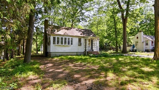 14 Cabot Ln Kinnelon Boro, NJ House Sold - Photo 1 of 3. Opens carousel modal