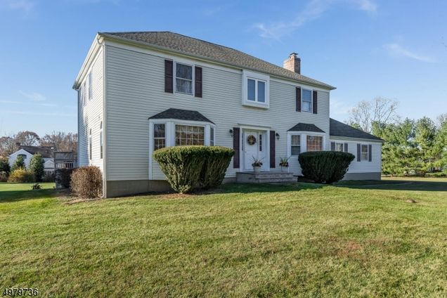 8 FIELDSTONE PL Raritan Twp., NJ House Sold - Photo 1 of 33. Opens carousel modal