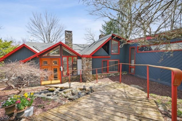 16 Waters Edge Kinnelon Boro, NJ House Sold - Photo 1 of 29. Opens carousel modal