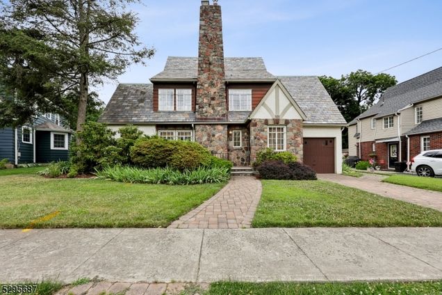 101 Mountain Ave Bloomfield Twp., NJ House Sold - Photo 1 of 33. Opens carousel modal