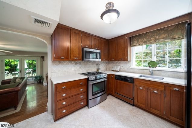 40 Boulevard Glen Rock Boro, NJ House Sold - Photo 1 of 21. Opens carousel modal
