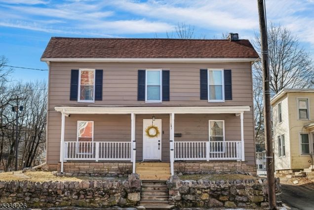 147 E Main St