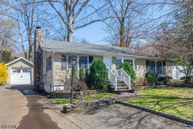 53 Laurel Dr