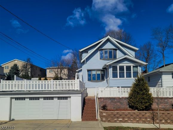 107 Hill St