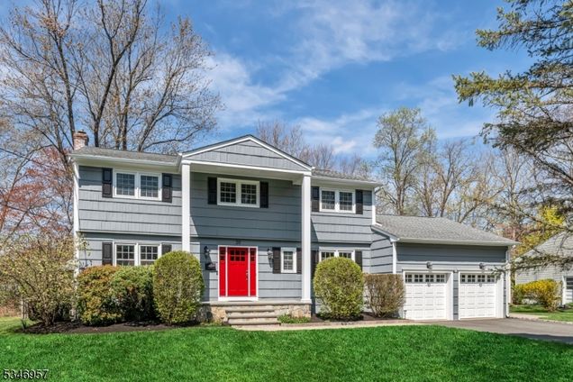 20 Bromleigh Way Morris Twp., NJ House Sold - Photo 1 of 44. Opens carousel modal