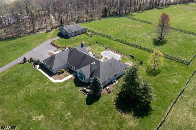 94 Brookville Hollow Rd