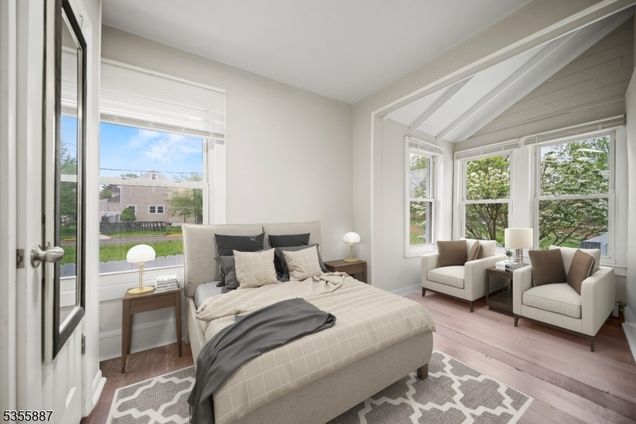 5 Wedgewood Ave