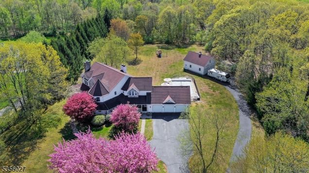 20 Highland Ave Washington Twp., NJ House Contingent - Photo 1 of 49. Opens carousel modal