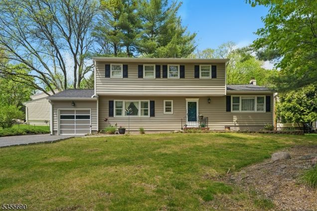 11 E Brooklawn Dr Parsippany-Troy Hills Twp., NJ House Sold - Photo 1 of 44. Opens carousel modal