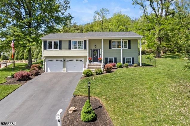 8 Woodland Terrace