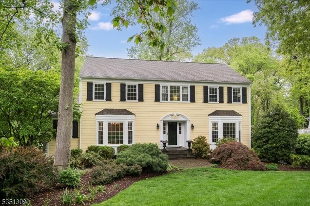 115 Candace Ln Chatham Twp., NJ House Sold - Photo 1 of 36. Opens carousel modal