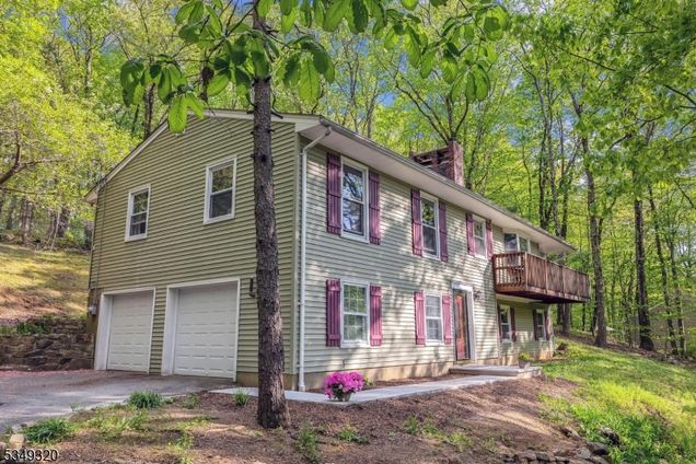 11 Forest View Dr Washington Twp., NJ House Sold - Photo 1 of 44. Opens carousel modal