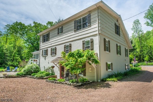 152 Fairmount Rd