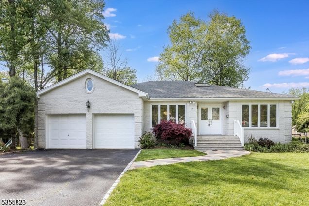 17 Evergreen Rd West Caldwell Twp., NJ House Sold - Photo 1 of 44. Opens carousel modal
