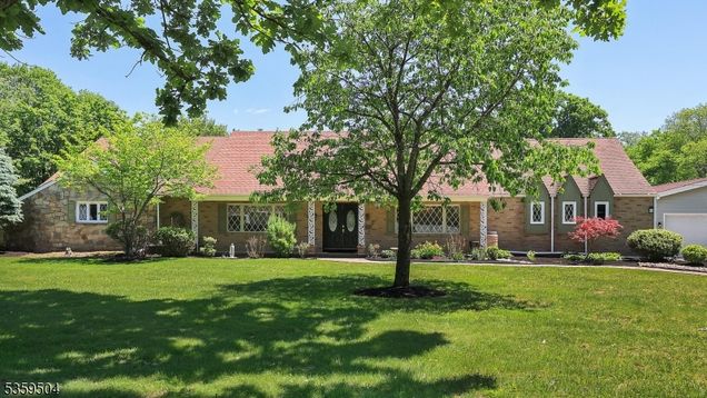 700 Schoolhouse Ln