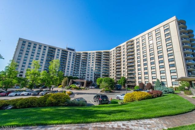 2 Claridge Dr Unit 3NW